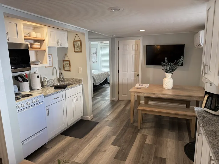 The Lighthouse - Perfect Location Near Beach - Image 1