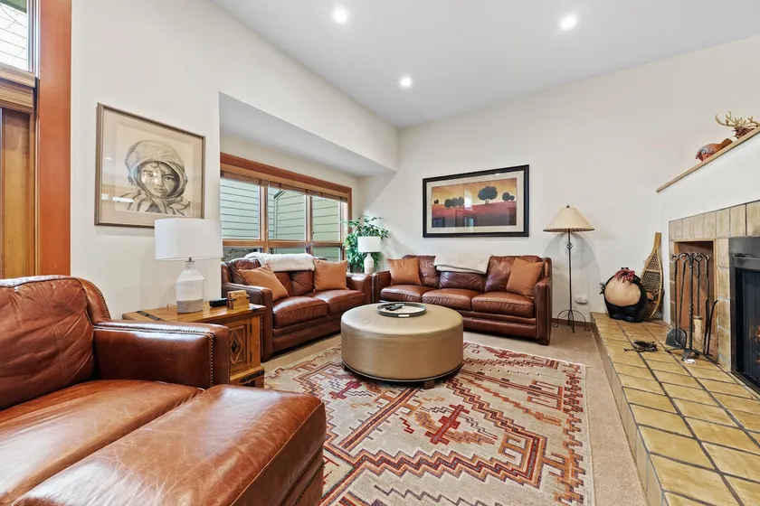 Enjoy mountain and river views at cozy 3 bdrm cond - Image 1