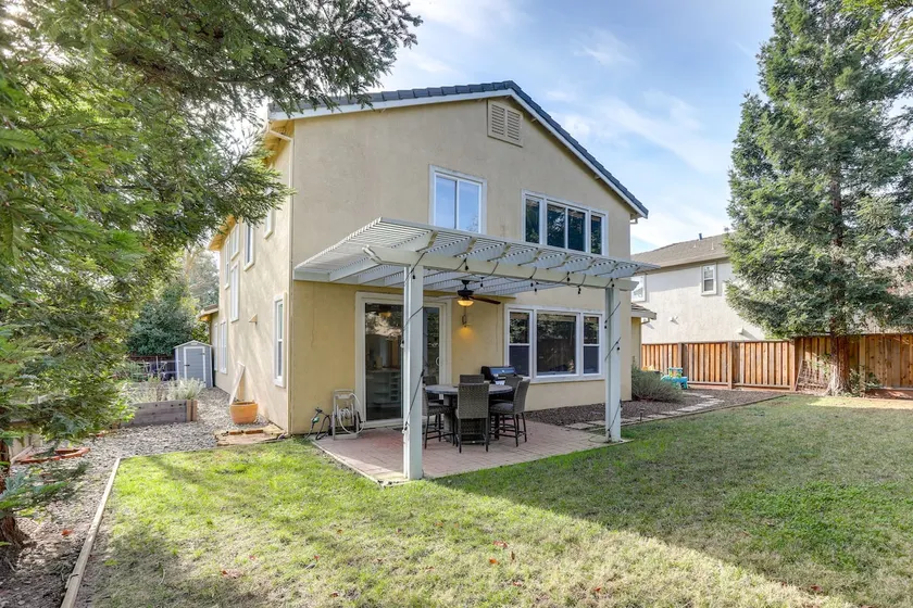 4 Mi to UC Davis: Updated Family Home - Image 1