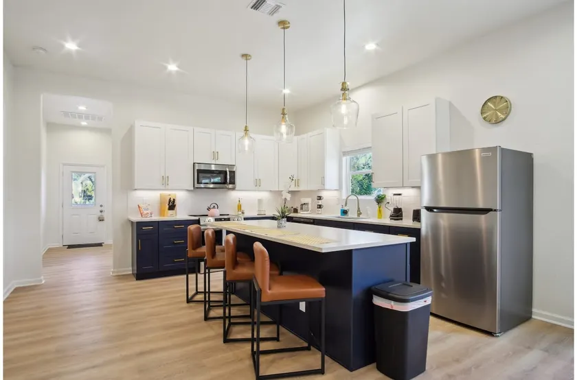 Blissful 5BR3BA Haven Near Riverwalk Downtown - Image 1