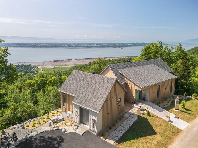 La Bergerie – 180° River View • Spa • Sauna - Image 1