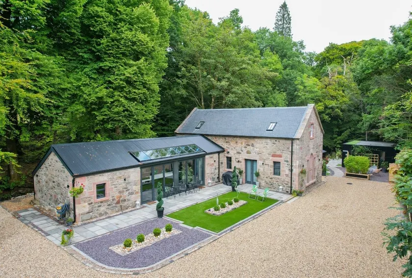 The Ultimate Luss Retreat - Image 1