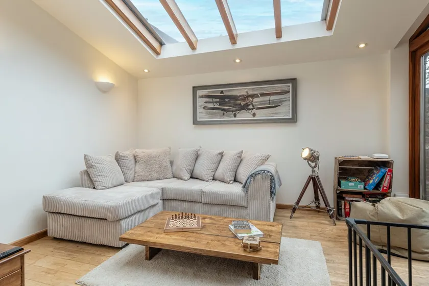 The Coach House - Beautiful Home in Cheltenham! - Image 1
