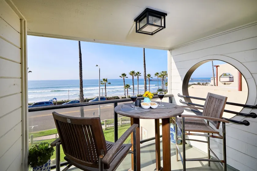 Coastal Luxury with Panoramic Ocean View - Image 1