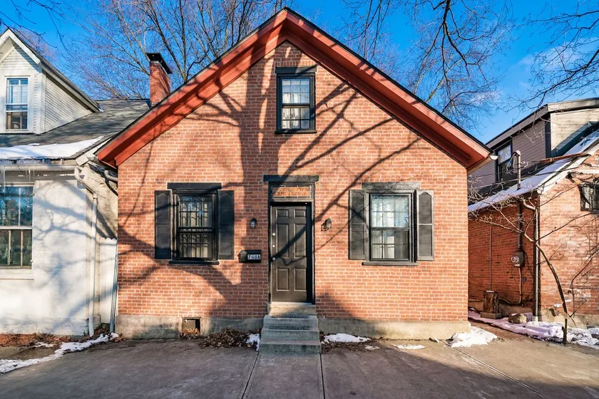 NEW Charming City Park 2-story/Pets OK - Image 1