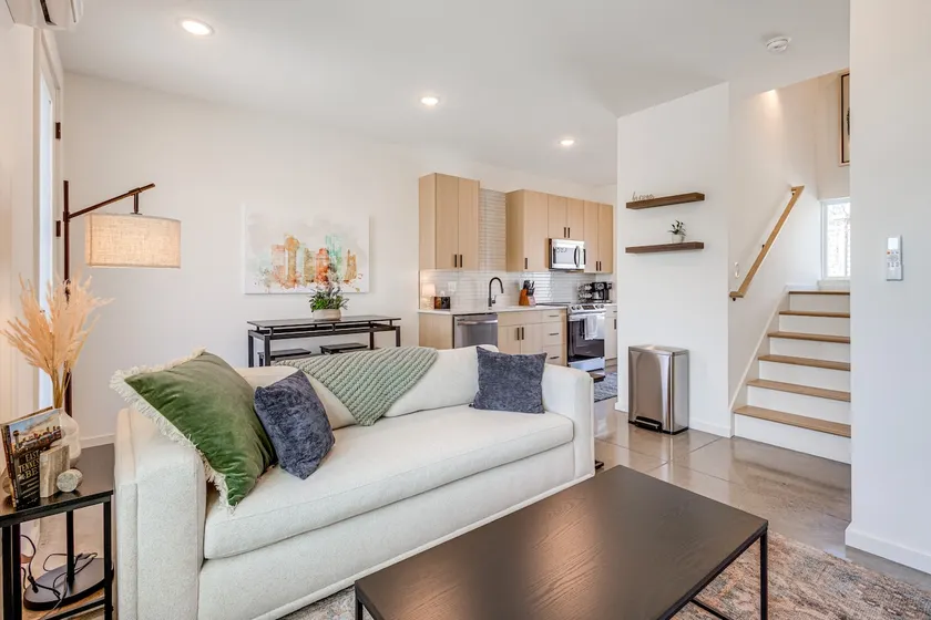 < 2 Mi to Dtwn: Modern Townhome in Knoxville - Image 1