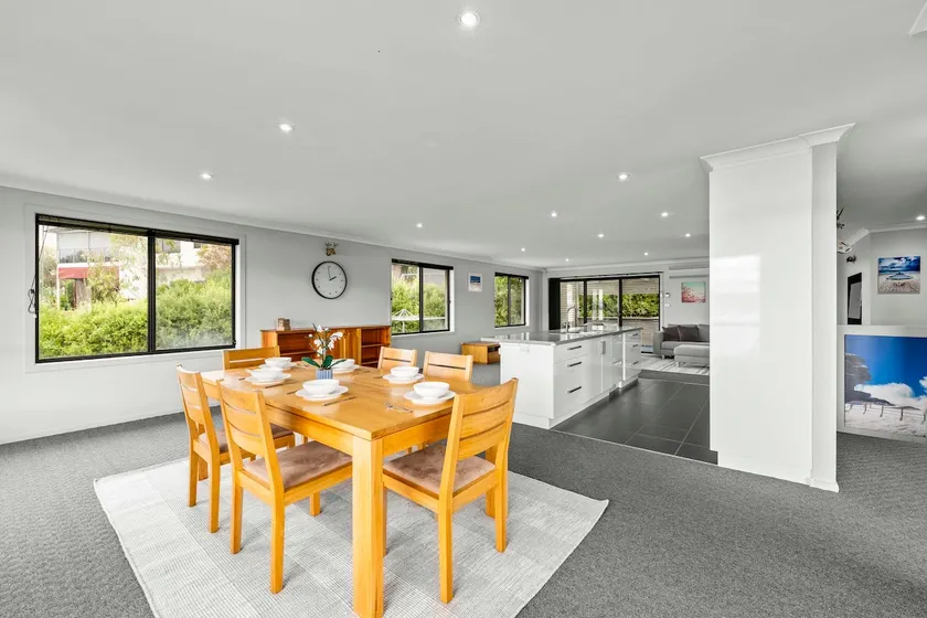 4 Bedroom House - Gorgeous View - Image 1
