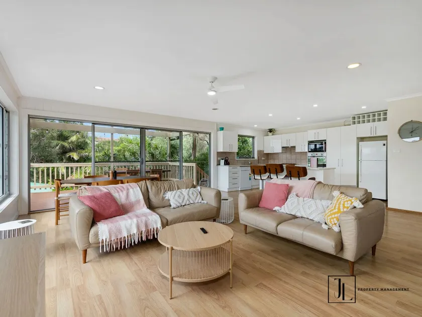 Pet-Friendly, Walk to Beach | Muwarra Beach House - Image 1