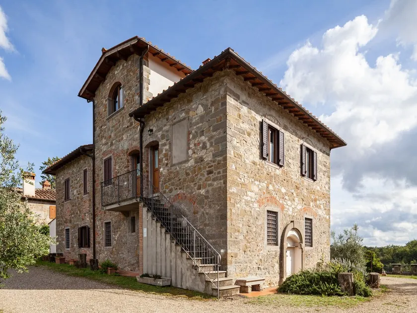 Rustic Getaway in Tuscan Hills - Image 1