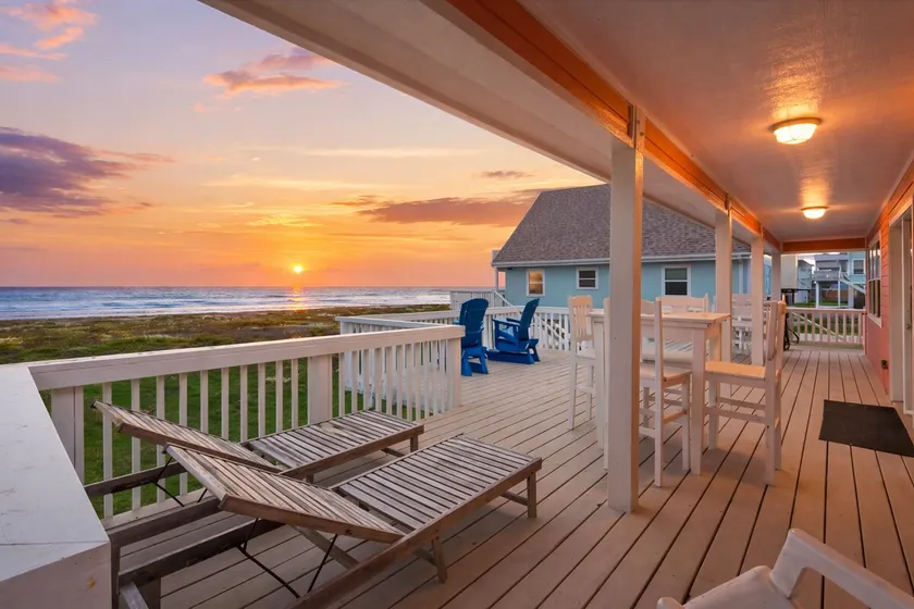 Beachfront | Gulf Views | Sleeps 14 | Pet Friendly - Image 1