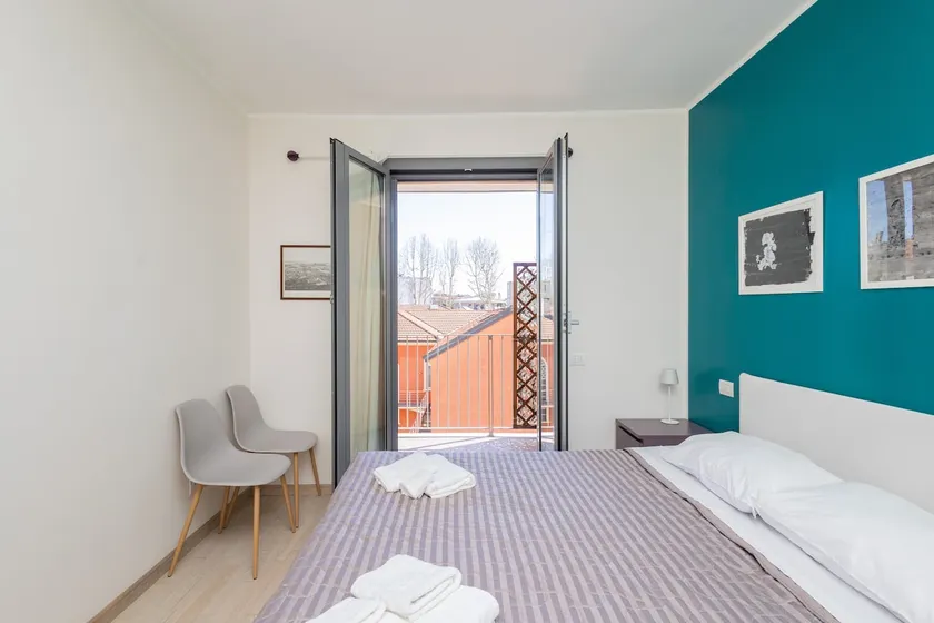 [Hospitals & Station] Modern apartment for 4 - Image 1