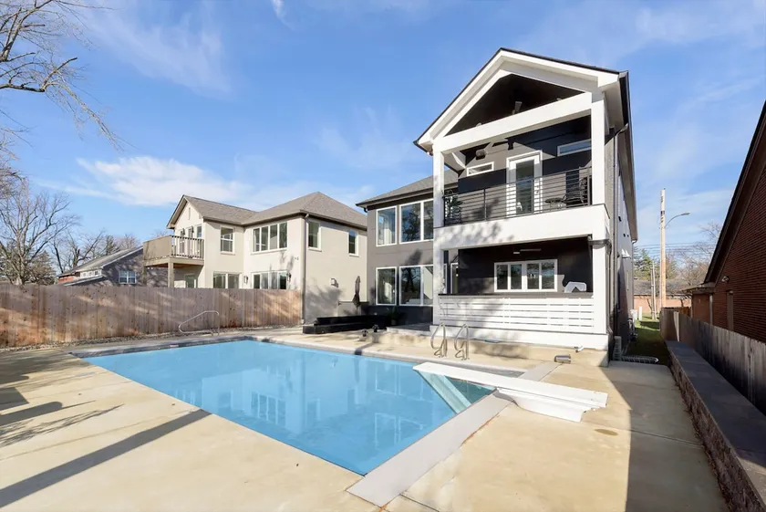 Lux Stay w/ Pool, Fire Pit, Outdoor Grill + Bar - Image 1