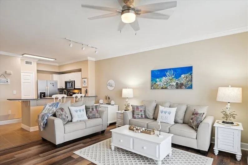 Tideview Escape 915-Beachfront Bliss-Sleeps 7 - Image 1