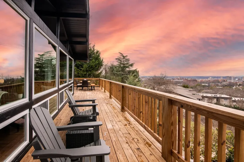 Luxurious Retreat w/ Stunning Views | Sleeps 16 - Image 1