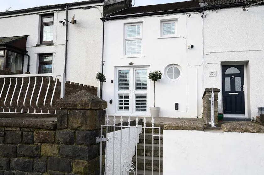 Bay Tree Cottage Rhondda Valley By STAE-Homes - Image 1