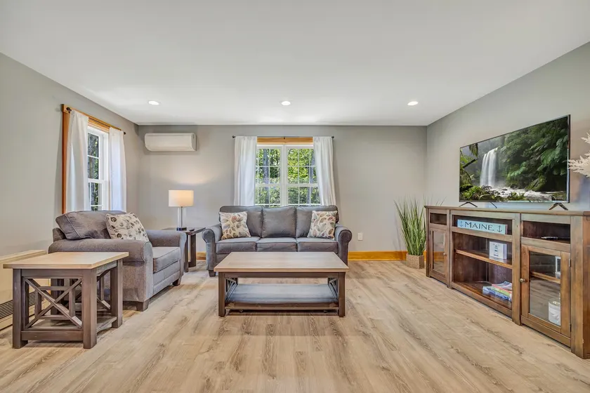 Spacious 2 BR 2nd FL Bayside Apt [Bayside Landing] - Image 1