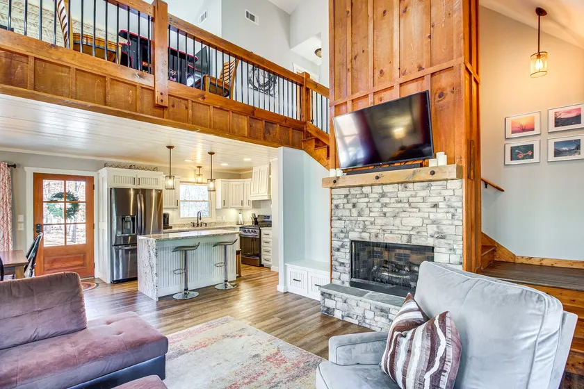 Hot Tub & Movie Room: Updated Cabin in Ellijay! - Image 1