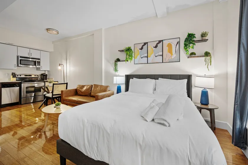 Studio in downtown crossing Boston 3937 - Image 1