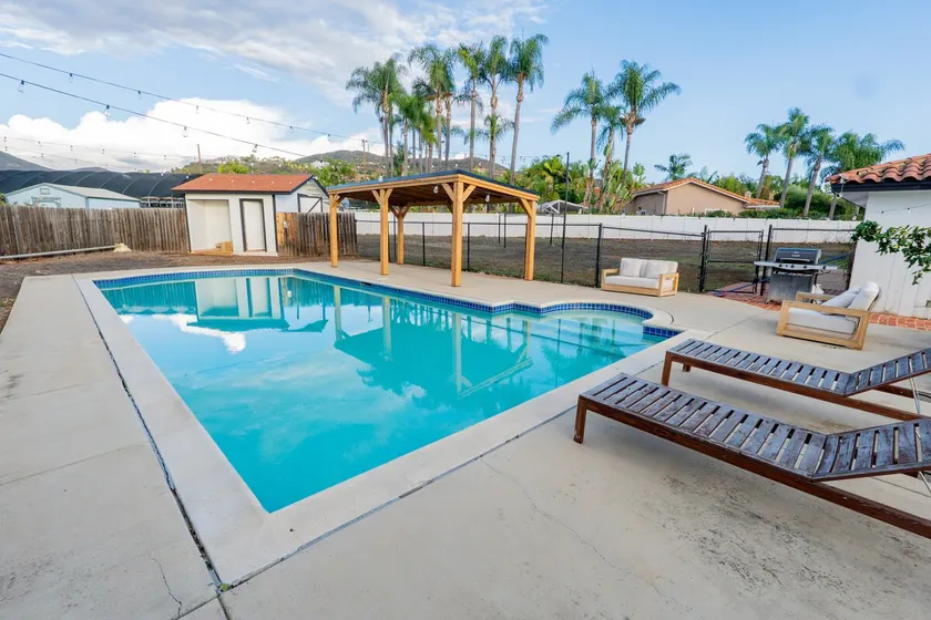 Bella Vista: 5-bed home w pool - Image 1