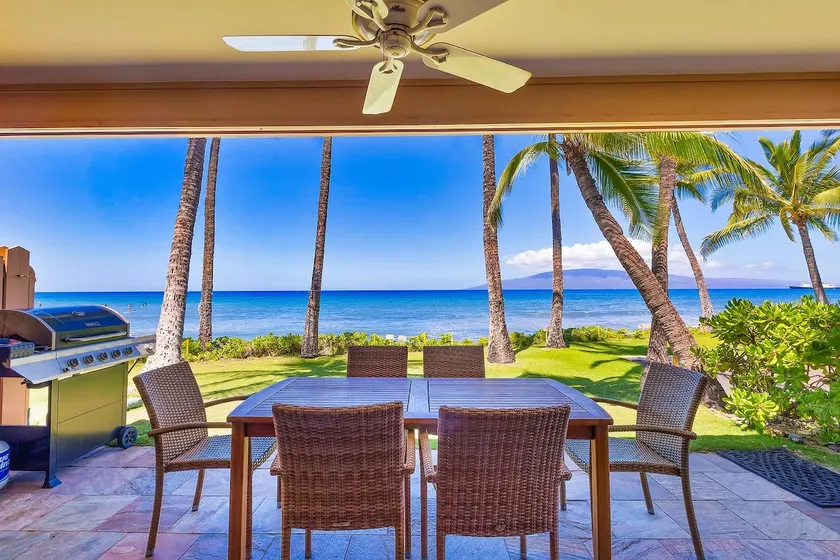 272-1 Large oceanfront home- fully air conditioned, 25 feet from the water - Image 1