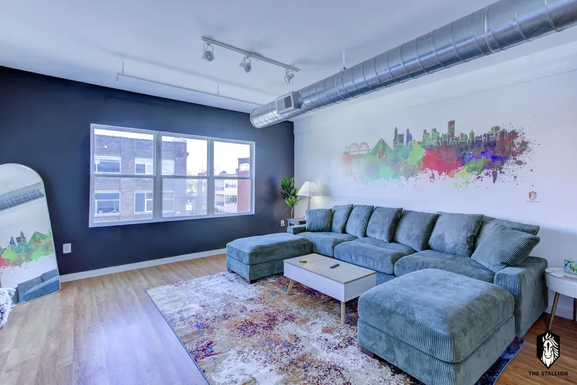 Walk to Attractions - Safe Modern 1BR Loft - Image 1
