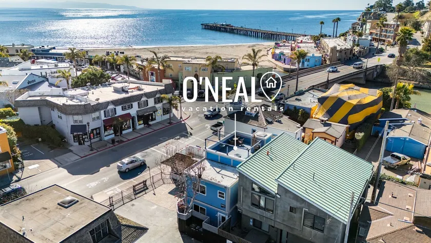 2 Bedroom Capitola Home w/ Rooftop Deck! - Image 1