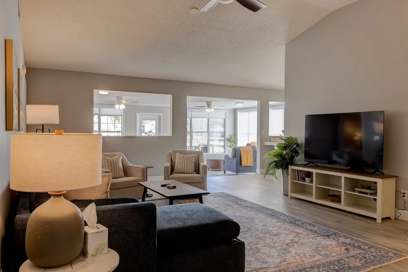 Tall Timbers Waterfront Oasis 3Br 2 Bath Retreat - Image 1