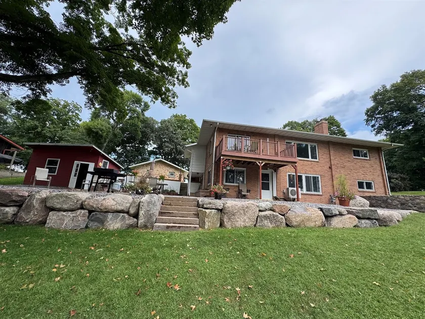 Stone Lodge Hideout | Lake Washington | Sleeps 12 - Image 1