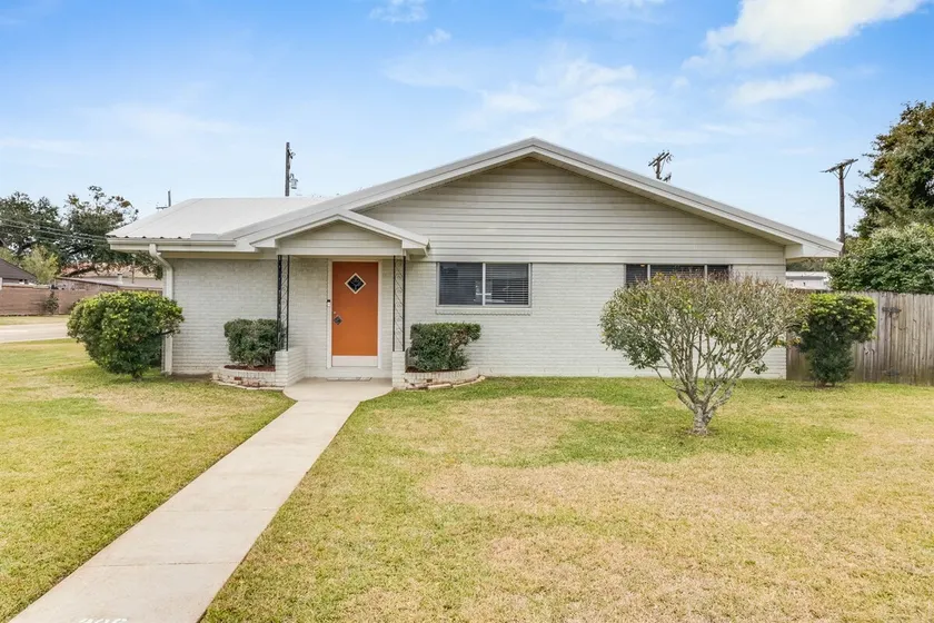 Sleeps 8 (3 BR): Large Home Near Cajundome, Festiv - Image 1