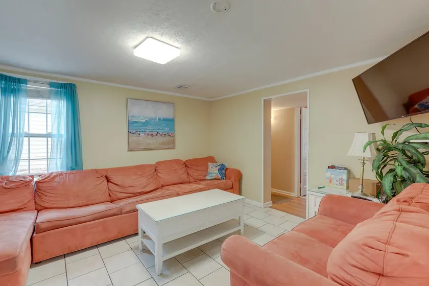 < 1/2 Mi to Boardwalk: Roomy Wildwood Retreat! - Image 1