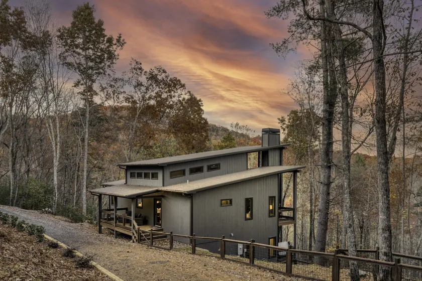 Modern Rustic Cabin with Sprawling Views and Hot Tub - Image 1