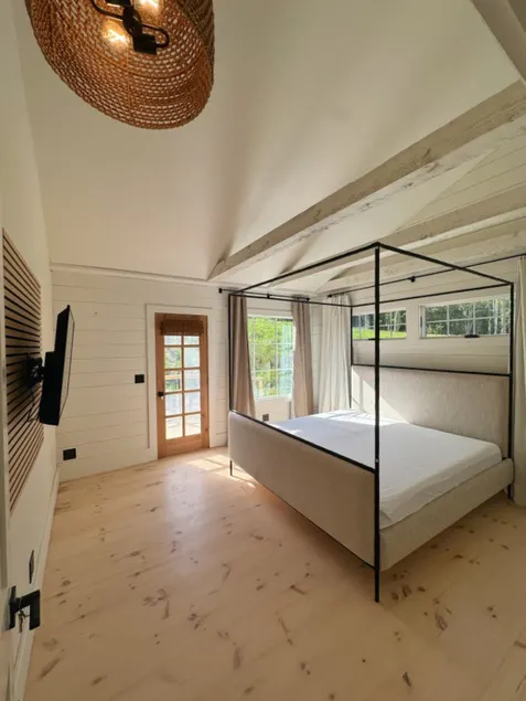 Cabin Suite #4 - Image 1