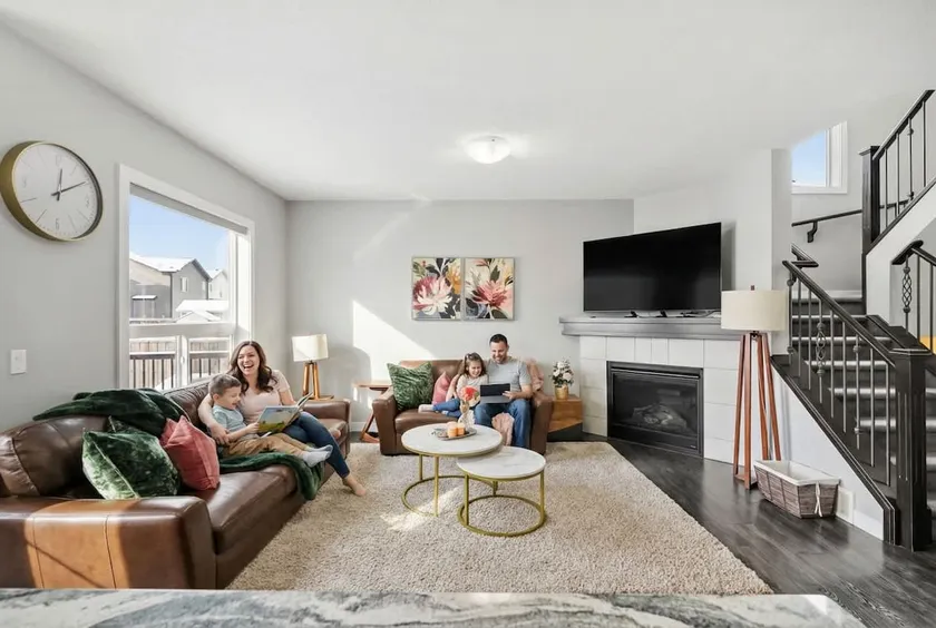 Family Home w/ Free Banff Pass, Kids Play Den - Image 1