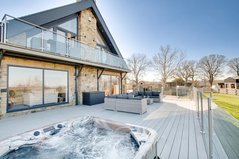 Super Luxury-Country -House-Bathroom in room-Vi - Image 1