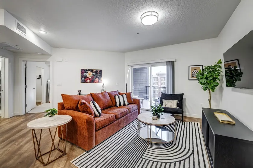 New 1bd Apt w/ Gym - Hot Tub - Rooftop Clubhouse - Image 1