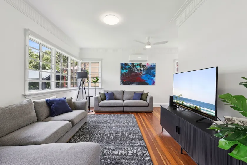 Spacious 3-Bed Home in Morningside with Backyard - Image 1
