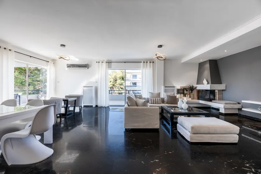 Elegant & Roomy 3-Bedroom Apartment in the Heart of Glyfada - Image 1