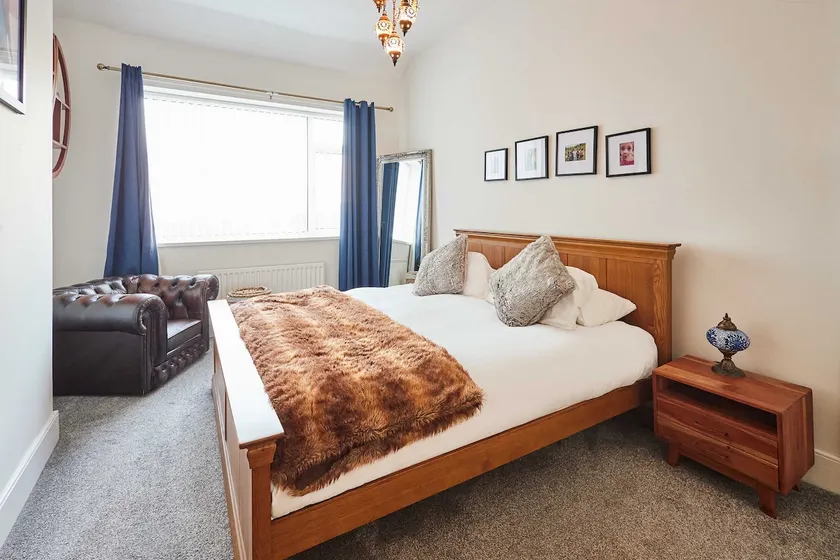 Host & Stay - By The Sea - Image 1