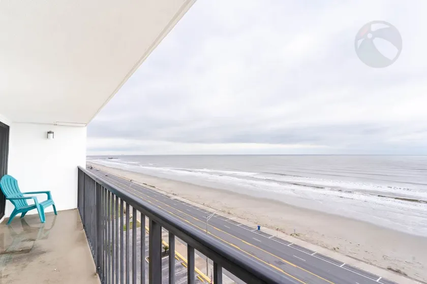 Endless Summer By The Sea - Image 1
