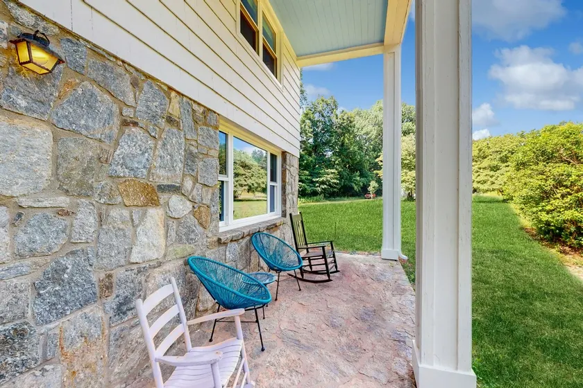 Dog-friendly Nature Retreat, Deck, Patio - Image 1