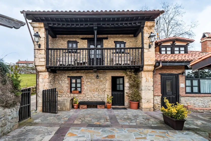 La Casona - Image 1