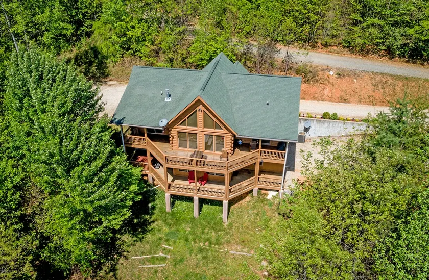 Quiet Haven Mountain Top Cabin - 3 Bedroom Cabin with Breathtaking Views - Image 1