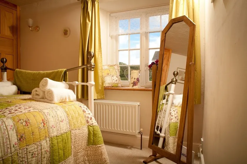 Quiet cottage on the rural edge of Brixham - Image 1