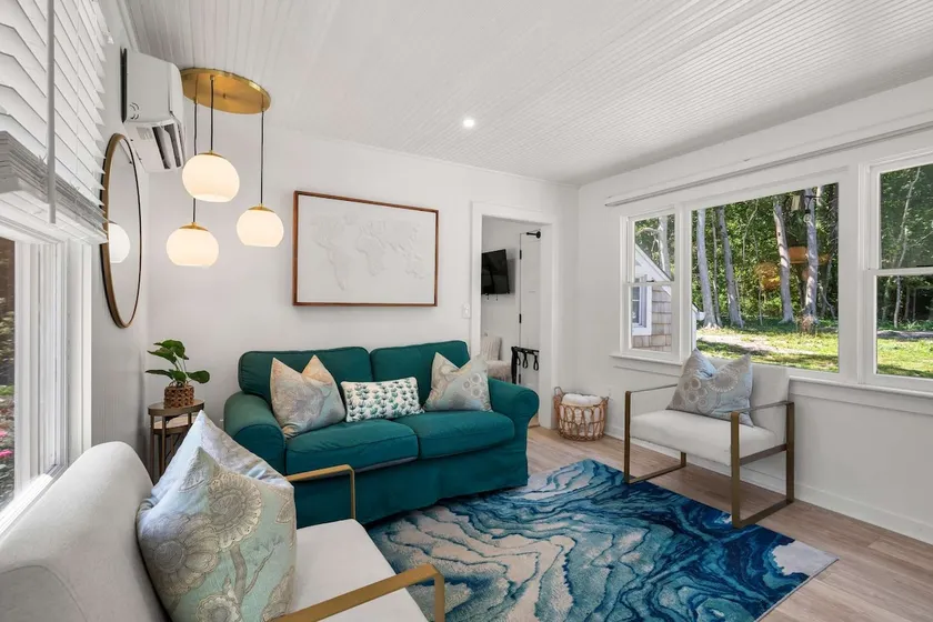 Adorable Updated Cottage, Walk to Water! - Image 1