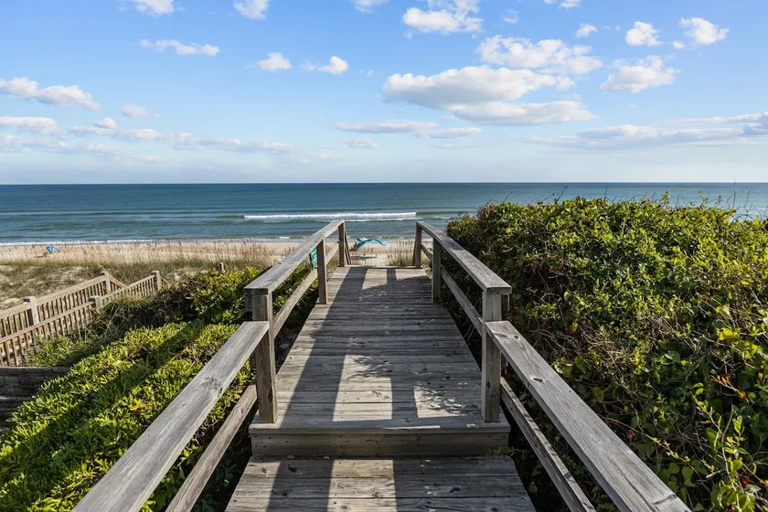 Sandpiper Hideaway - Easy Beach Access - Image 1