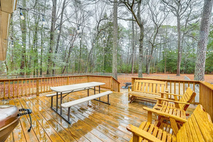 6 Mi to Salisbury: Forest-view Sanctuary! - Image 1