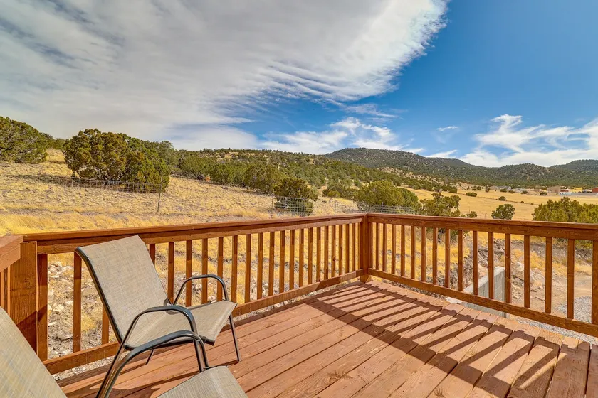 3 Mi to Trails: Secluded Eagar Cabin w/ Mtn Views! - Image 1