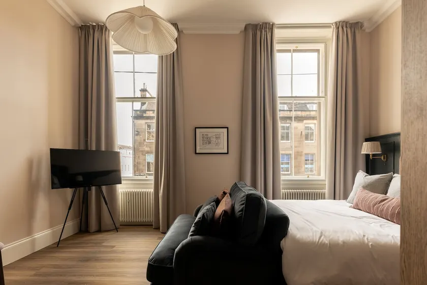 Old Town View Apartment at Moment George IV Bridge - Image 1