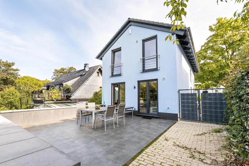 House with 4 bedrooms - Image 1
