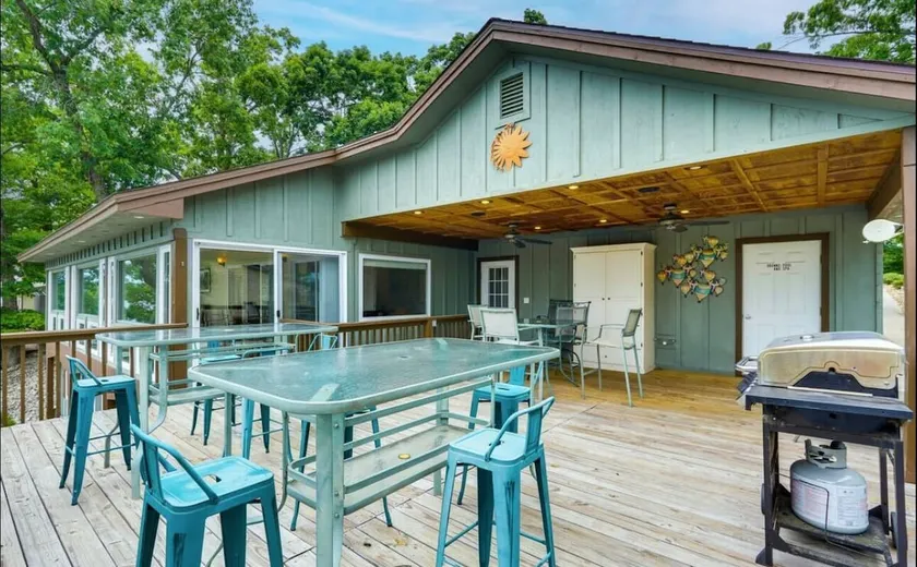 Backwater Cove 4 Bed/2.5 Bath/Dock/Deck-Sleeps 10 - Image 1